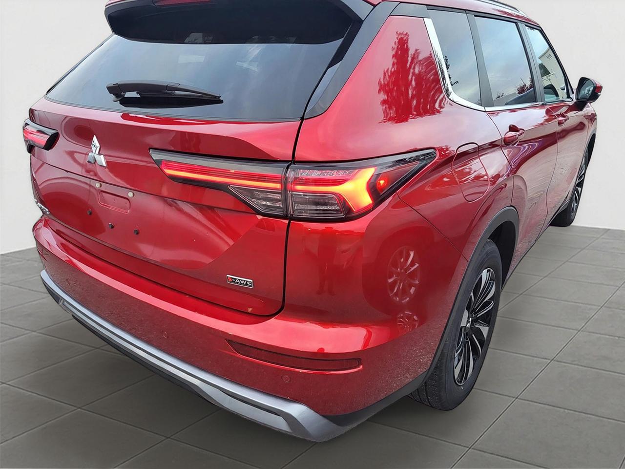 2026 Mitsubishi Outlander LE S-AWC Photo
