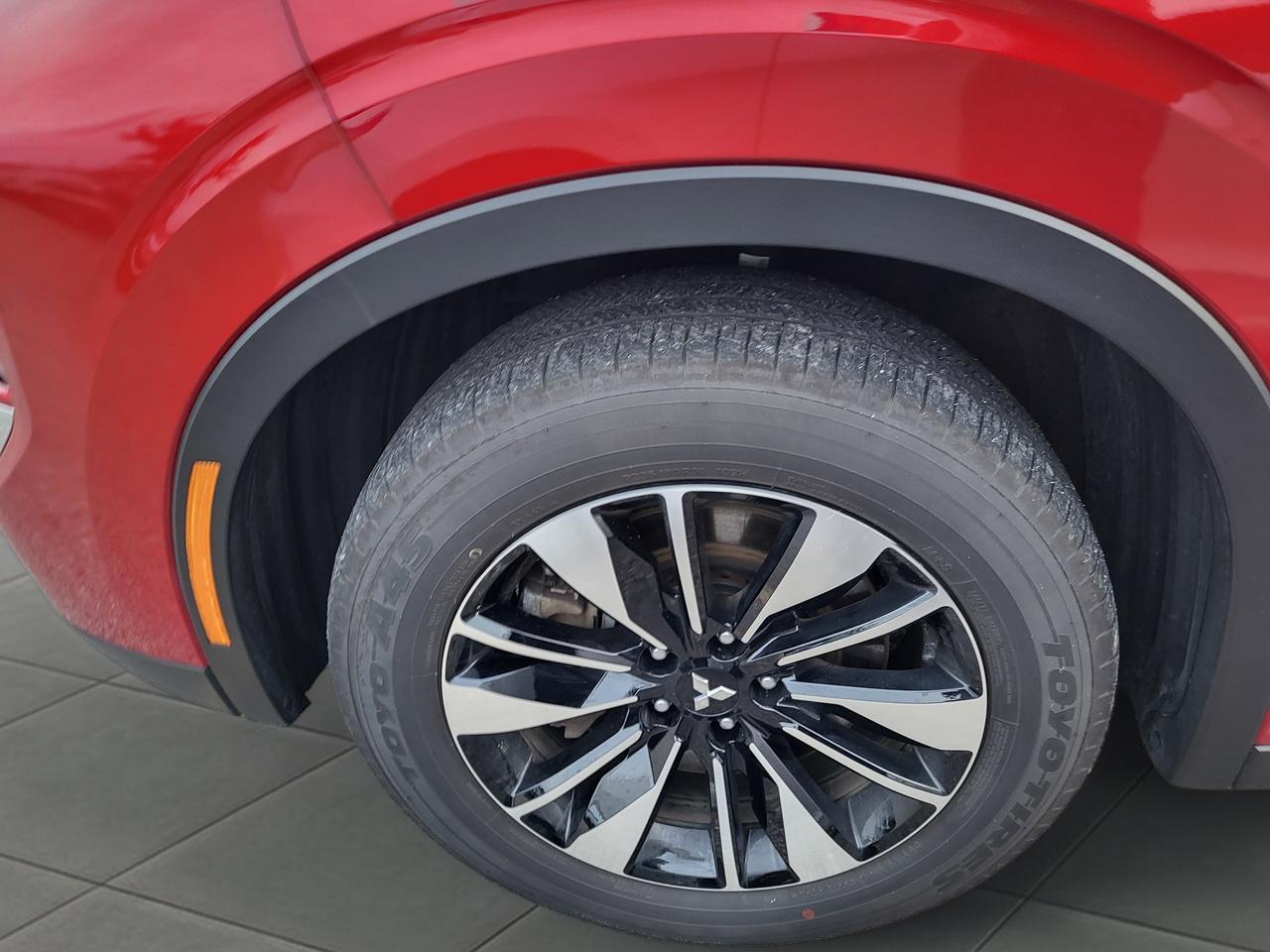 2026 Mitsubishi Outlander LE S-AWC Photo