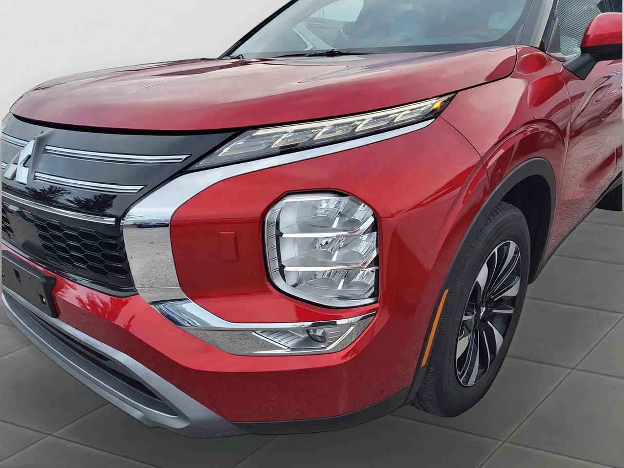2026 Mitsubishi Outlander LE S-AWC Photo