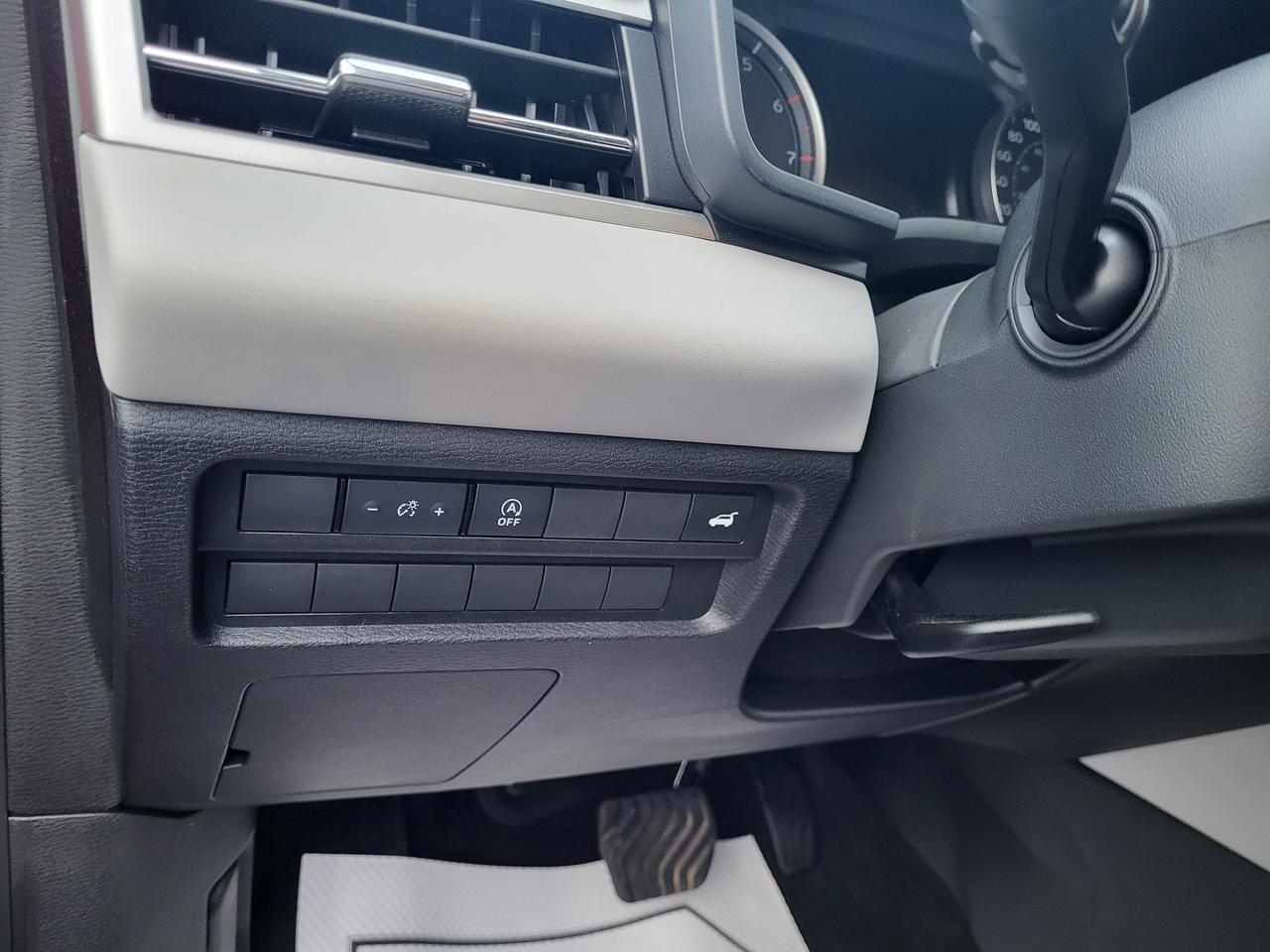 2026 Mitsubishi Outlander LE S-AWC Photo