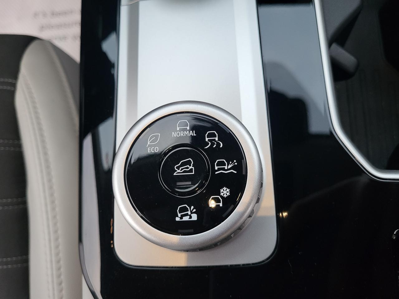 2026 Mitsubishi Outlander LE S-AWC Photo