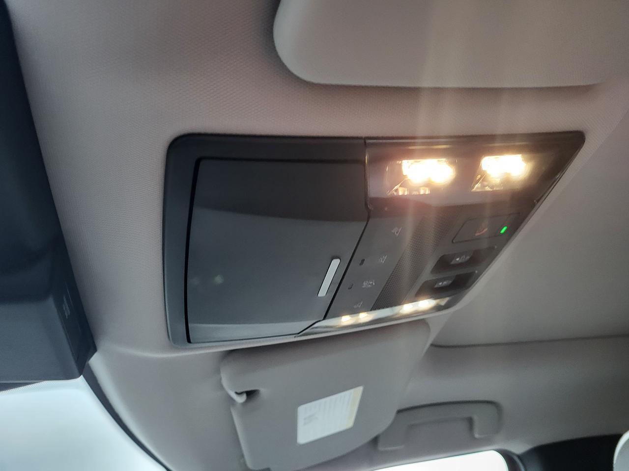 2026 Mitsubishi Outlander LE S-AWC Photo