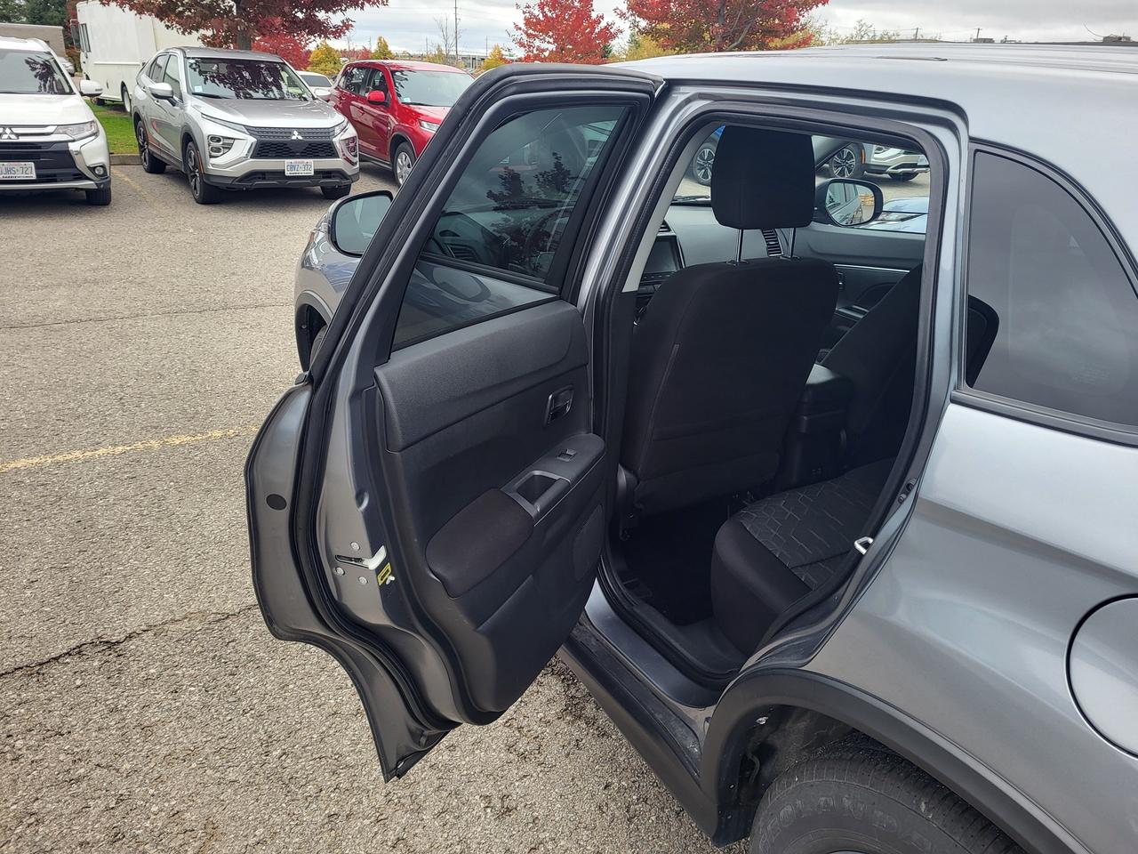 2024 Mitsubishi RVR SE Photo