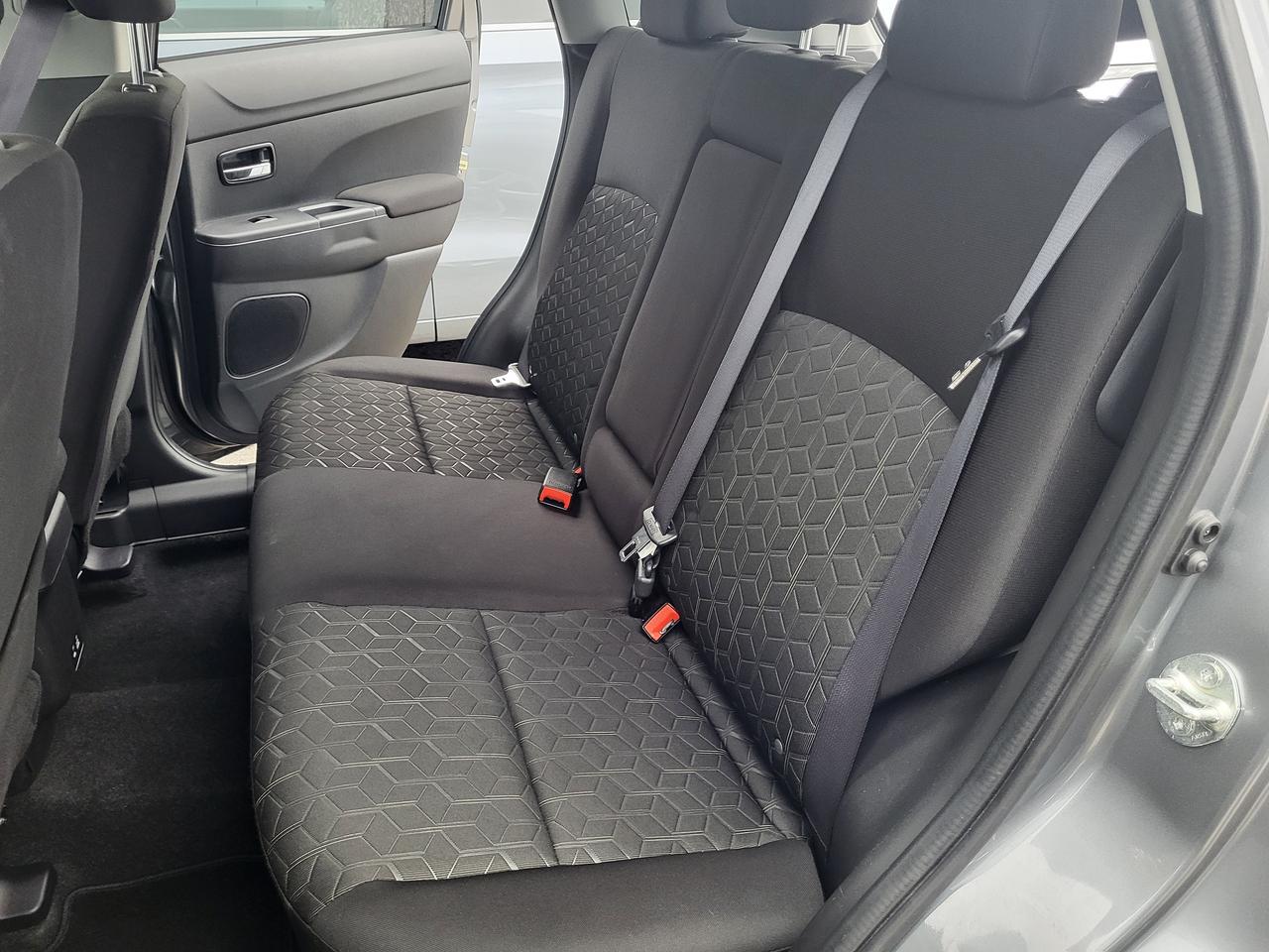 2024 Mitsubishi RVR SE Photo