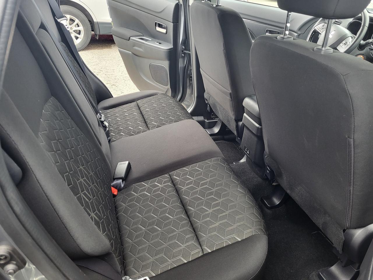 2024 Mitsubishi RVR SE Photo