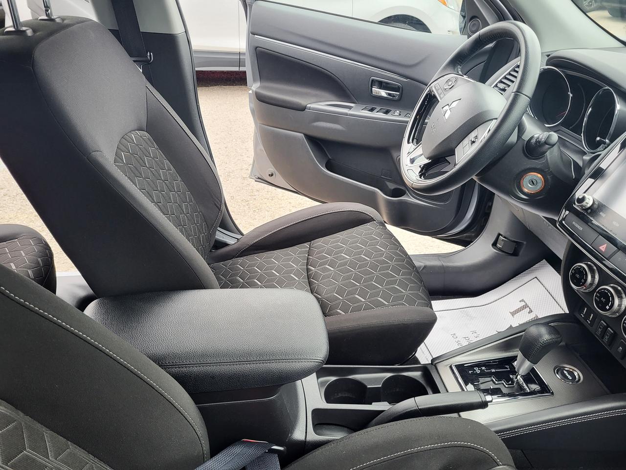 2024 Mitsubishi RVR SE Photo