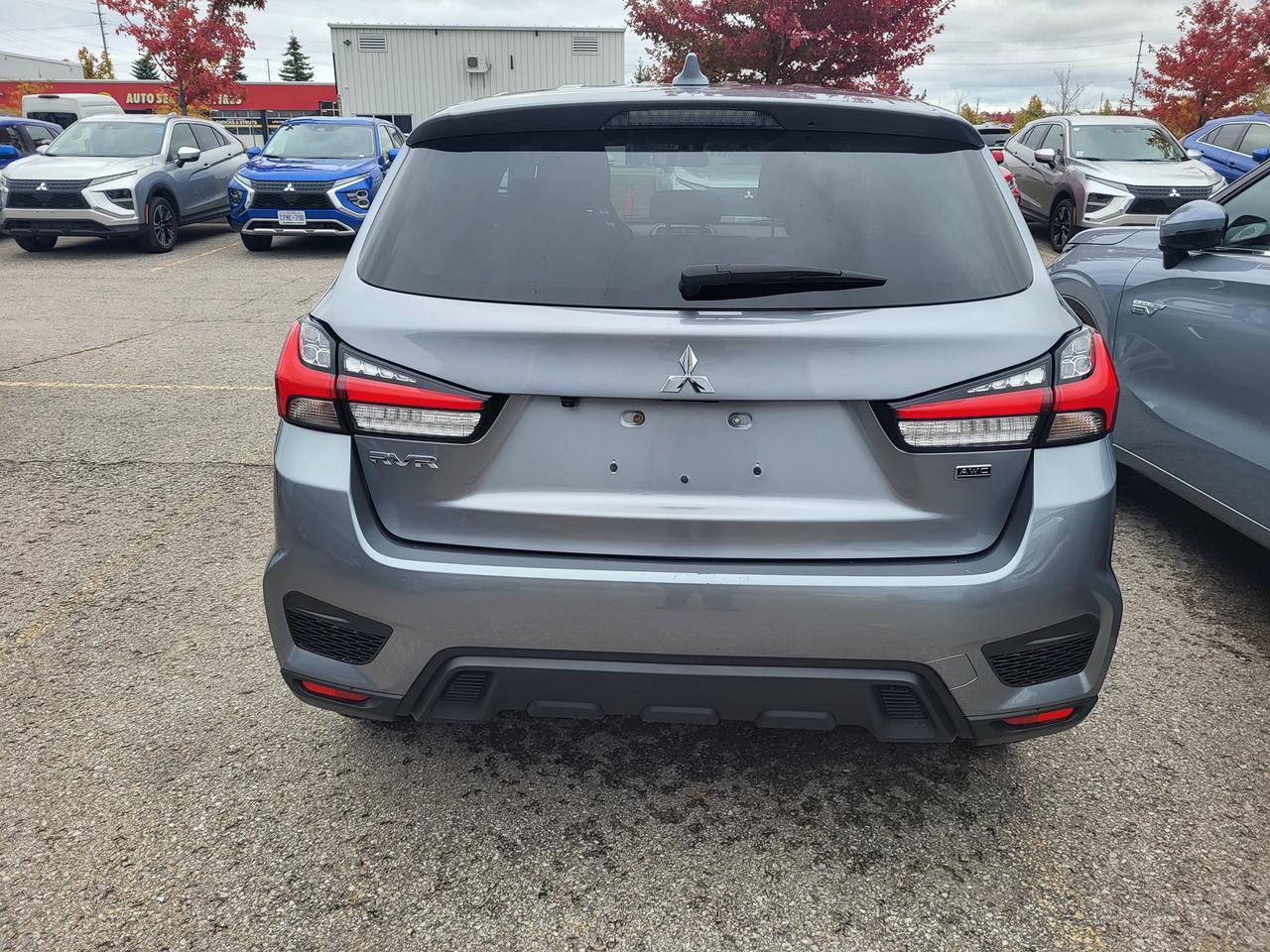 2024 Mitsubishi RVR SE Photo3