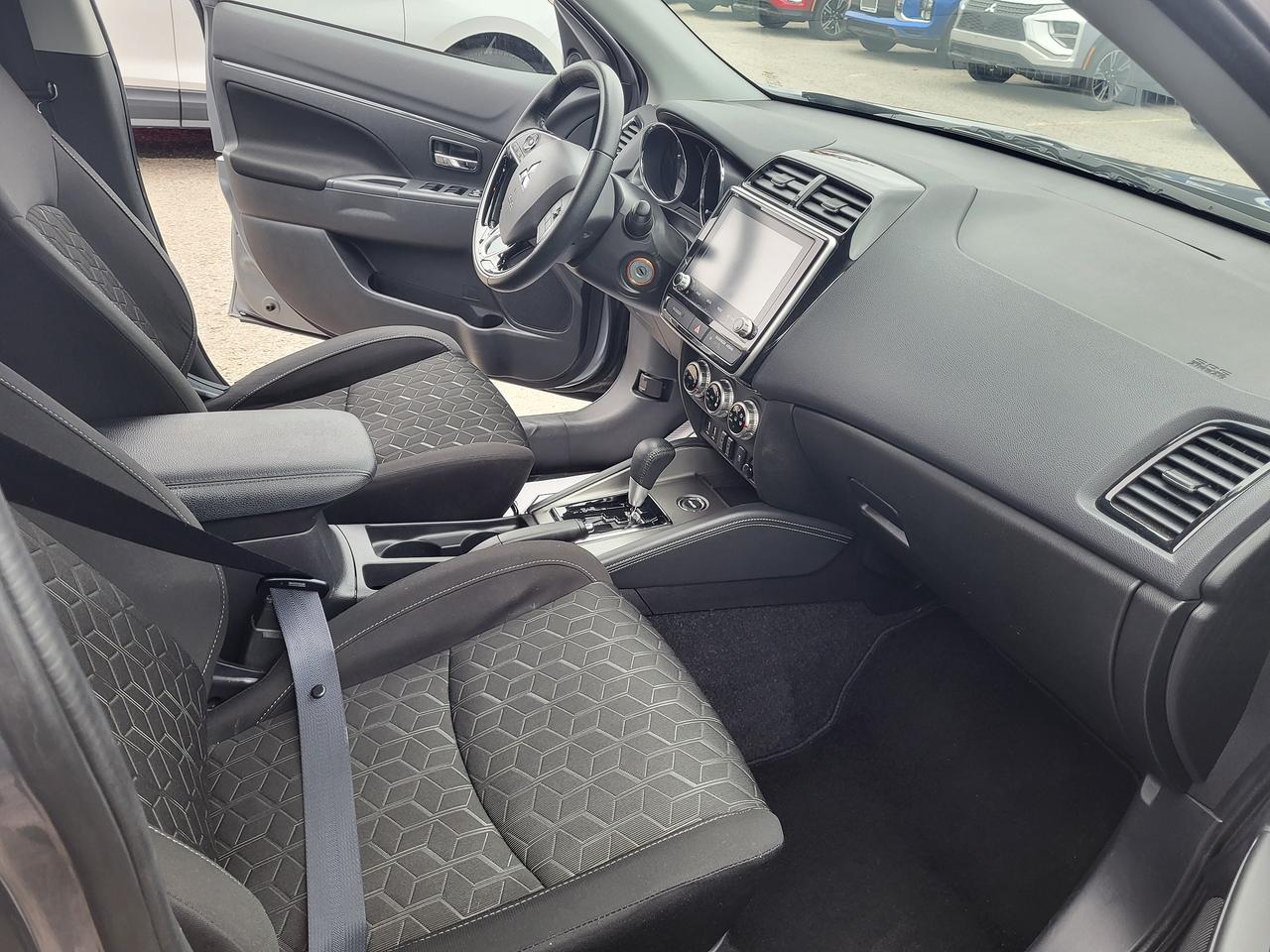 2024 Mitsubishi RVR SE Photo