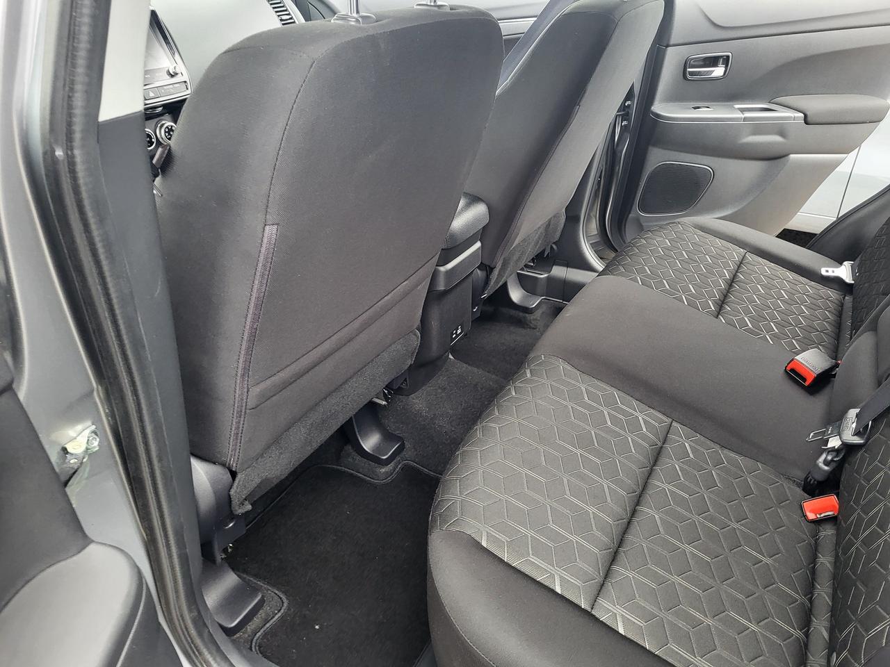 2024 Mitsubishi RVR SE Photo