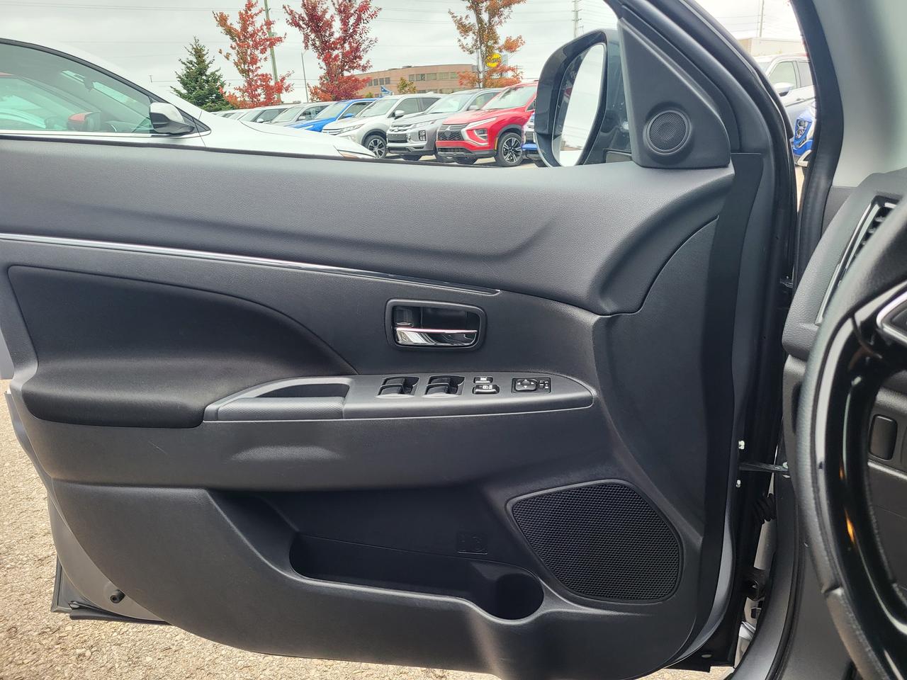2024 Mitsubishi RVR SE Photo