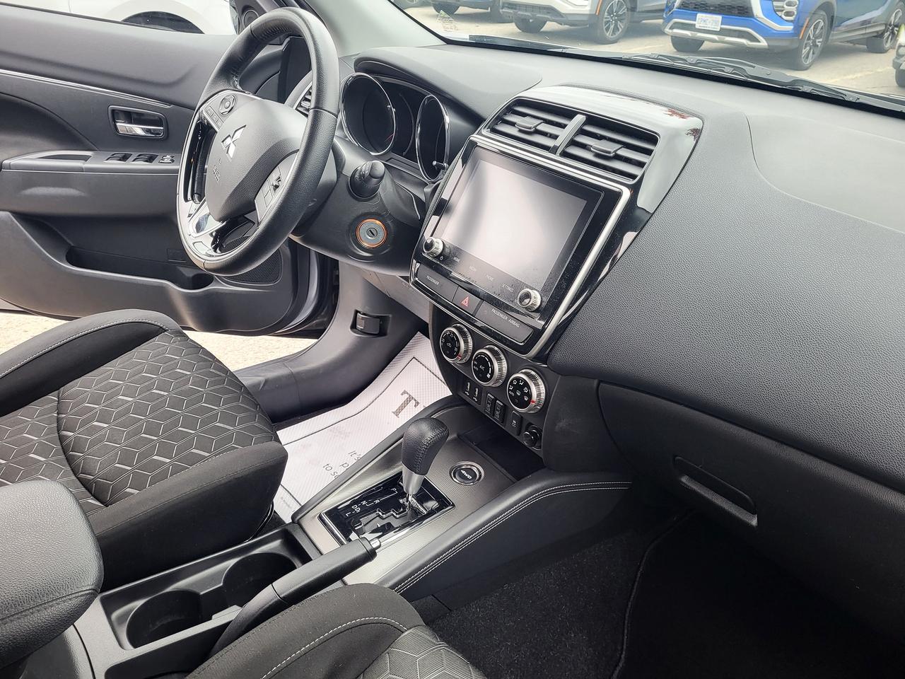 2024 Mitsubishi RVR SE Photo