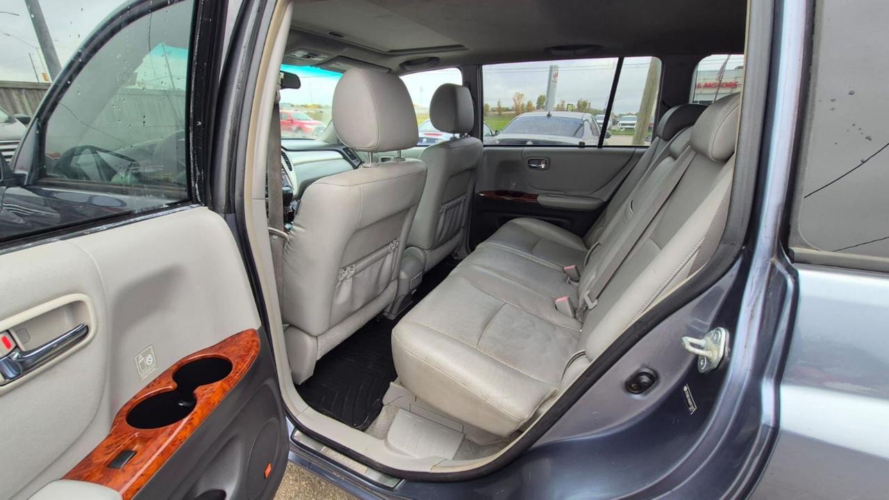 2006 Toyota Highlander HYBRID, LIMITED, LEATHER, LOADED, AS IS SPECIAL Photo