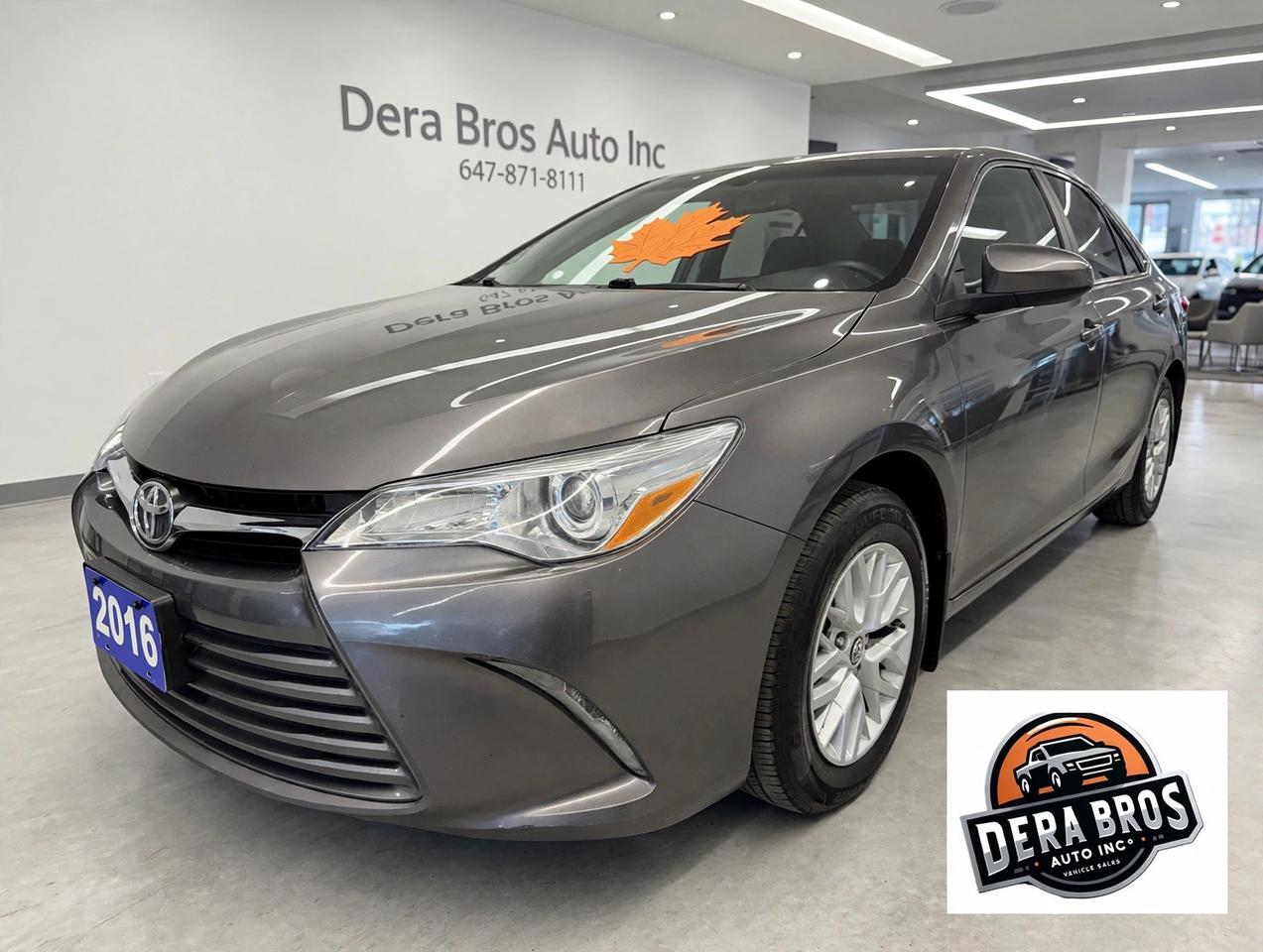 2016 Toyota Camry LE Photo0
