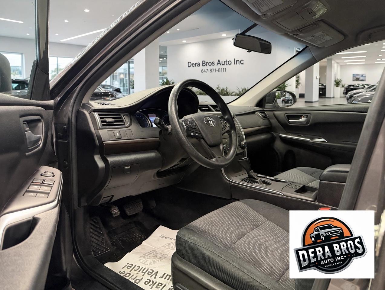 2016 Toyota Camry LE Photo2