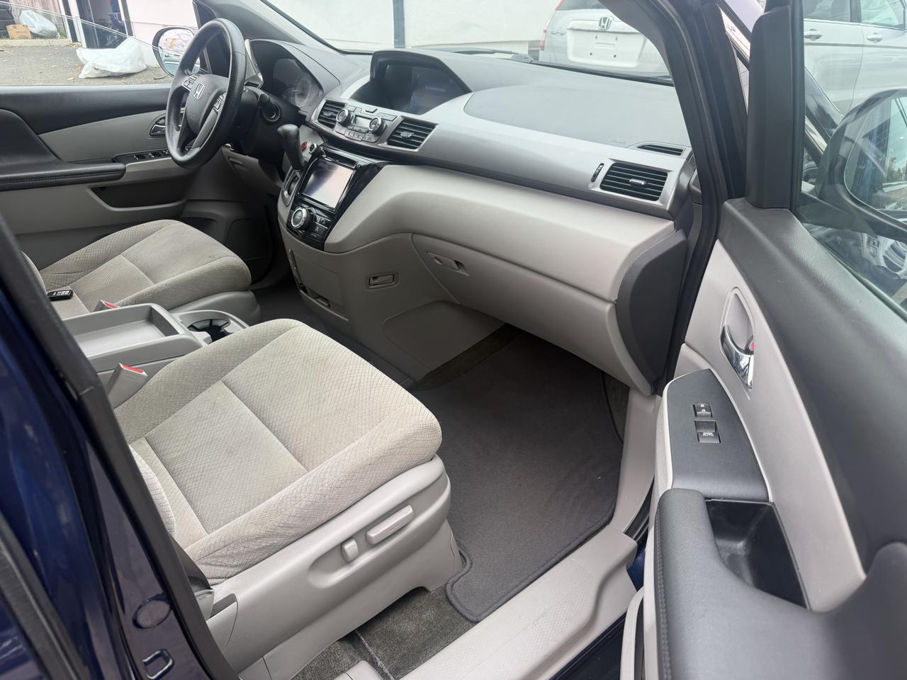 2016 Honda Odyssey EX Photo