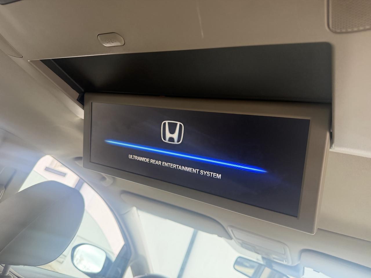 2014 Honda Odyssey Touring Photo