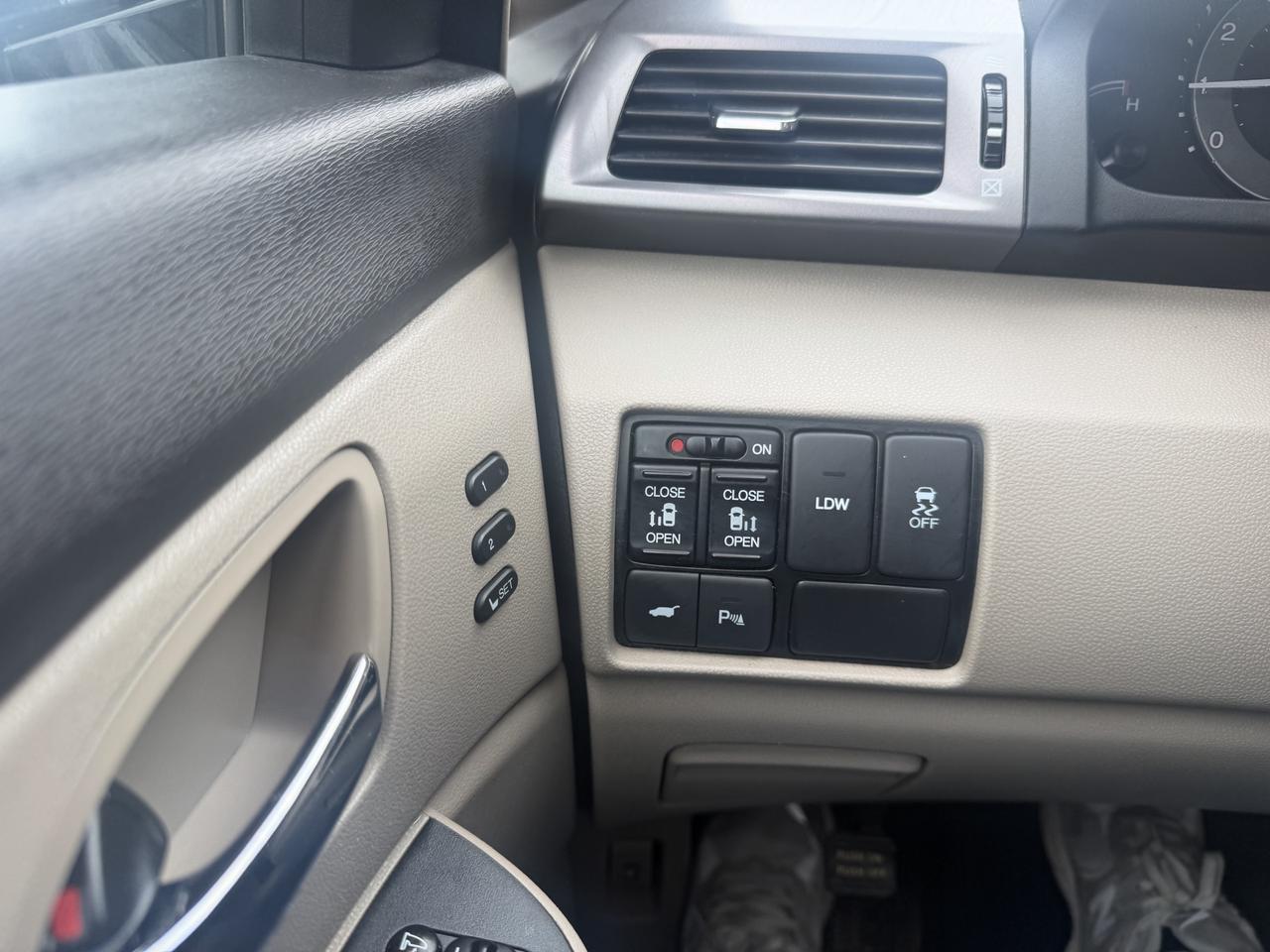 2014 Honda Odyssey Touring Photo
