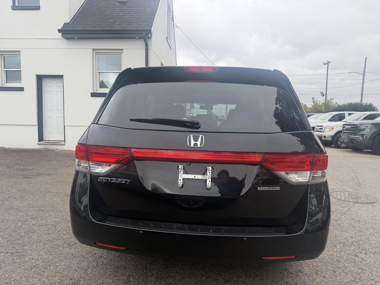 2014 Honda Odyssey Touring Photo