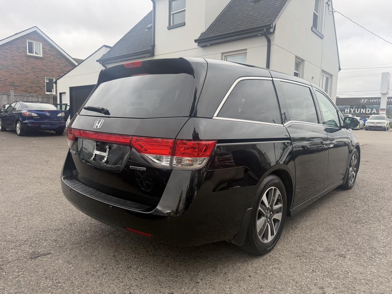 2014 Honda Odyssey Touring Photo