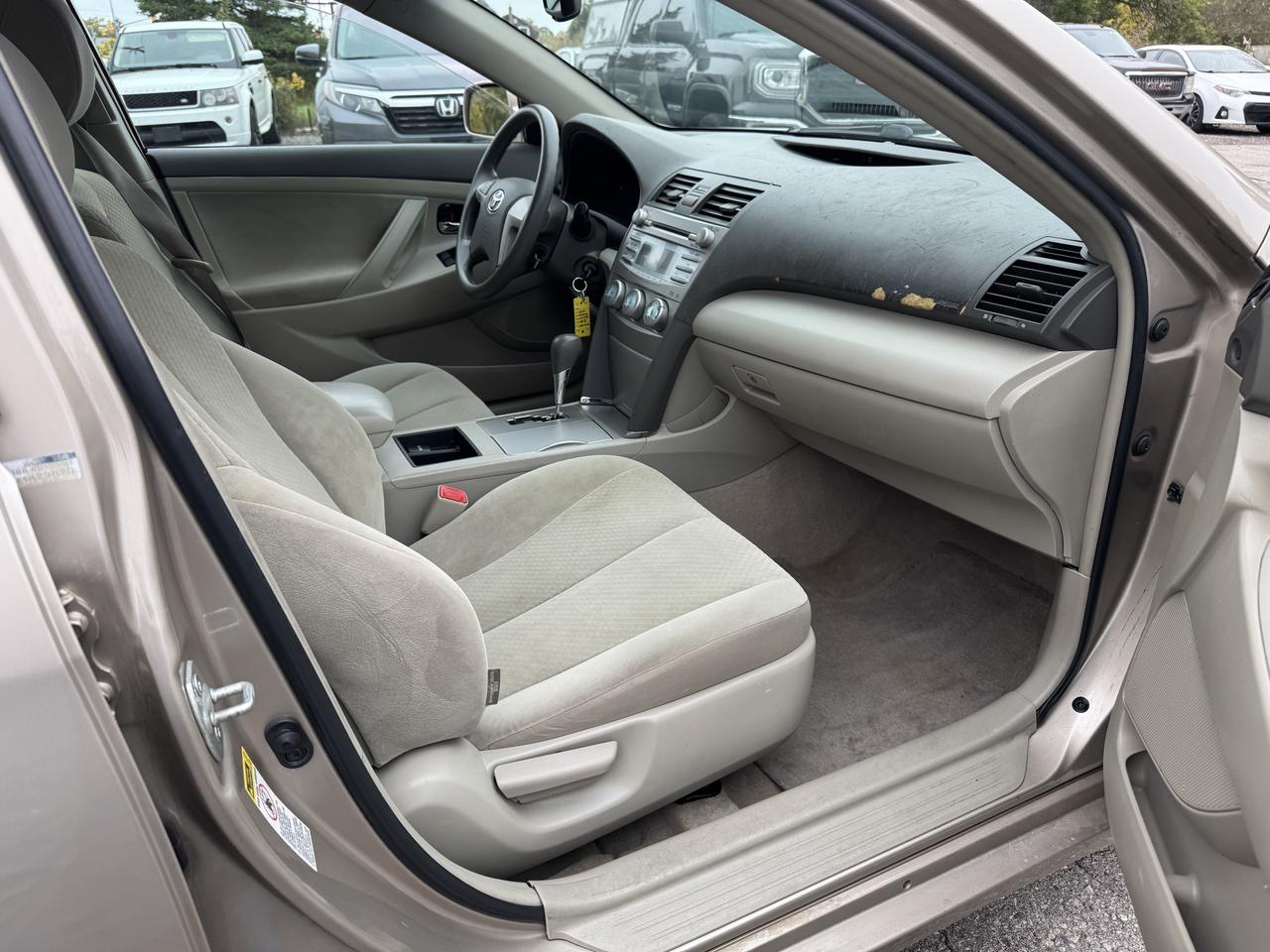 2009 Toyota Camry LE Photo