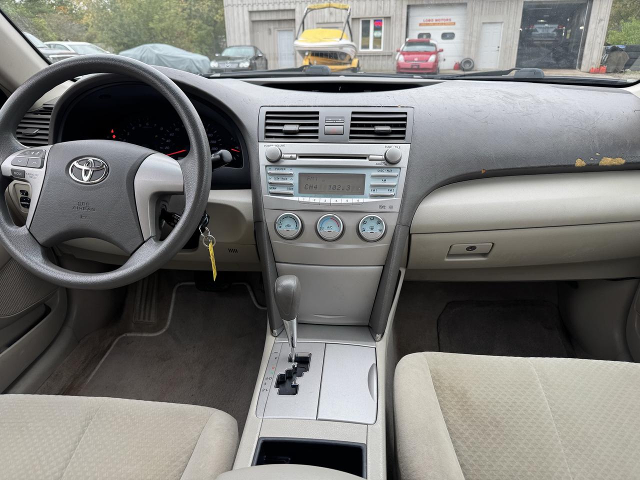 2009 Toyota Camry LE Photo