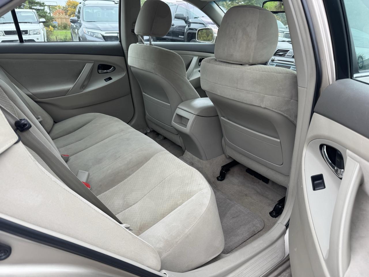 2009 Toyota Camry LE Photo