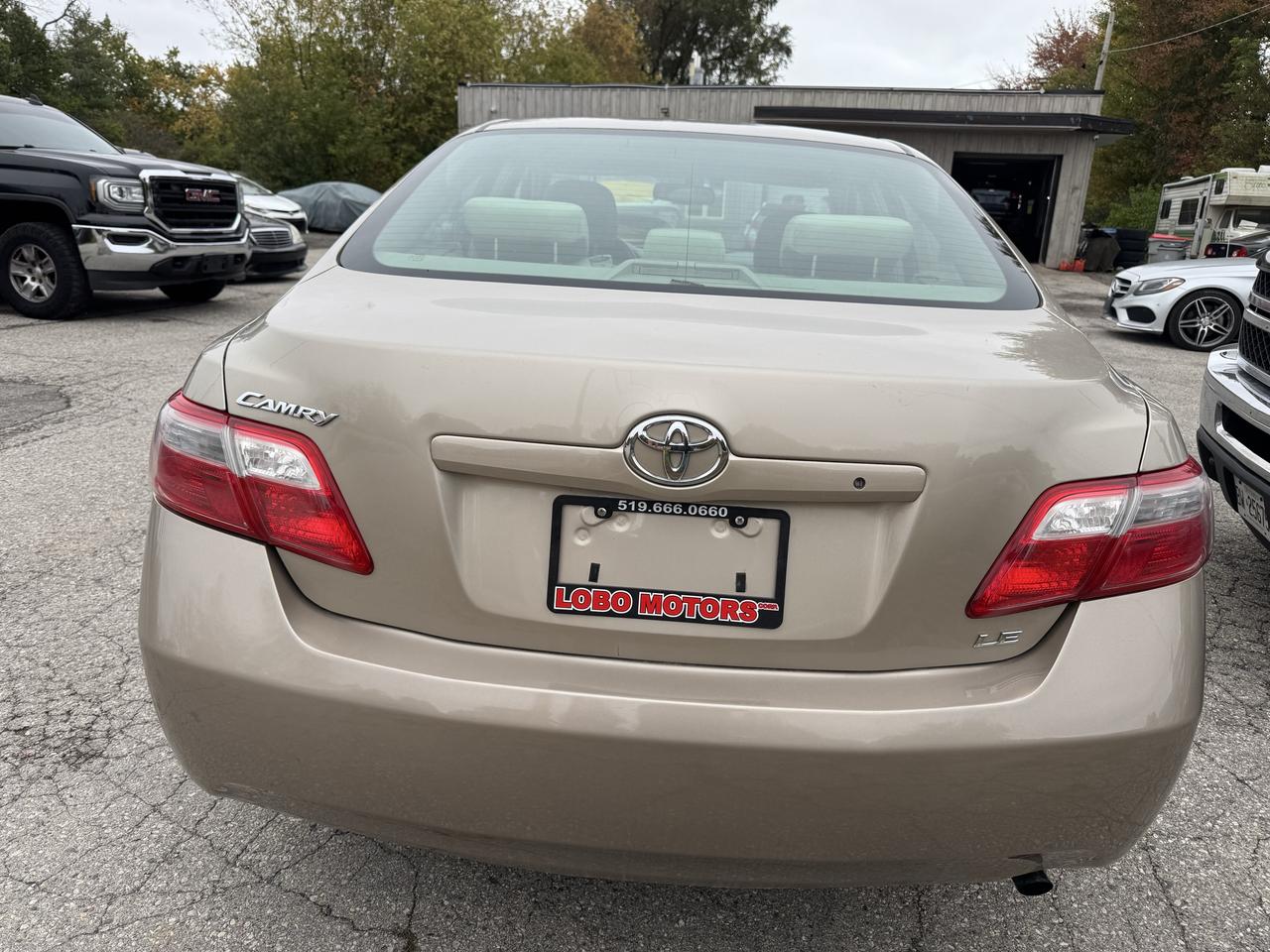 2009 Toyota Camry LE Photo