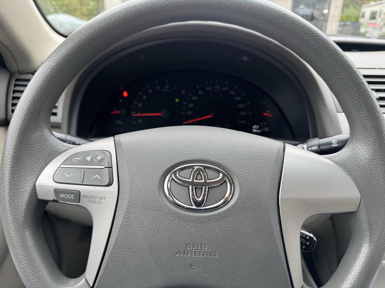2009 Toyota Camry LE Photo