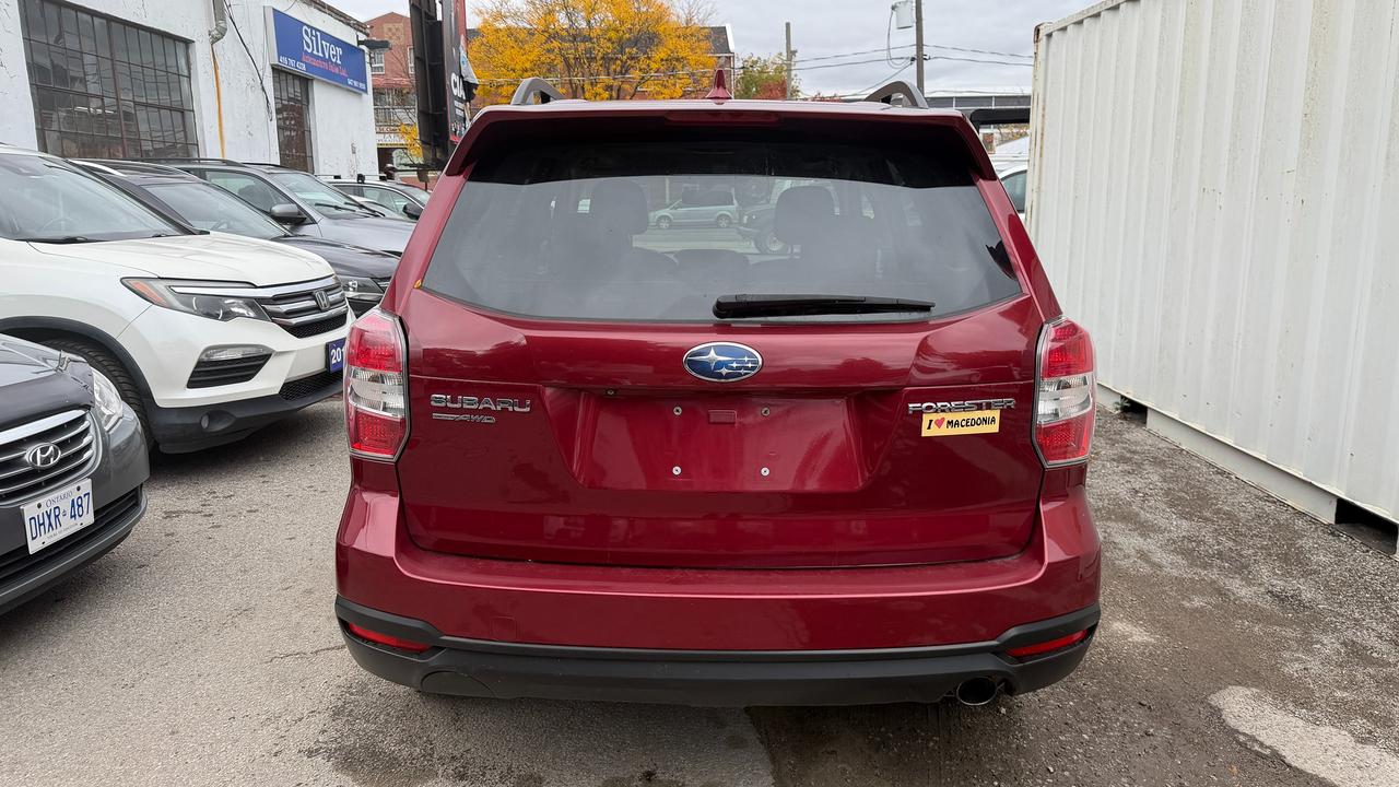 2016 Subaru Forester i Touring Photo4