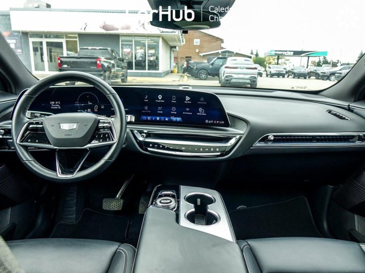 2024 Cadillac LYRIQ Tech Fully Electric RWD | Panoramic Roof | Navigation | Heated Seats | 33-Inch Curved LED Display Photo5