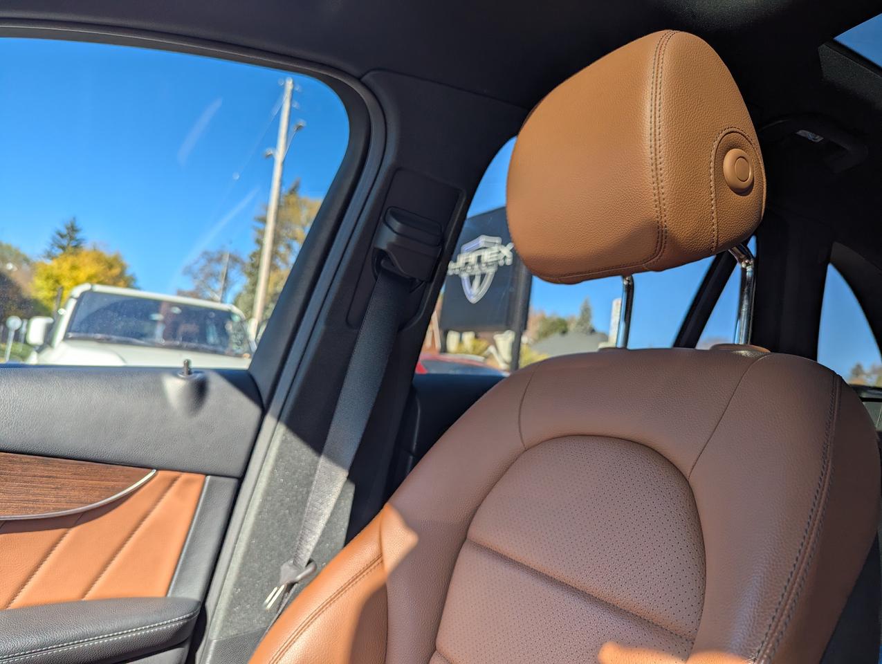 2021 Mercedes-Benz GLC-Class GLC 300 Photo