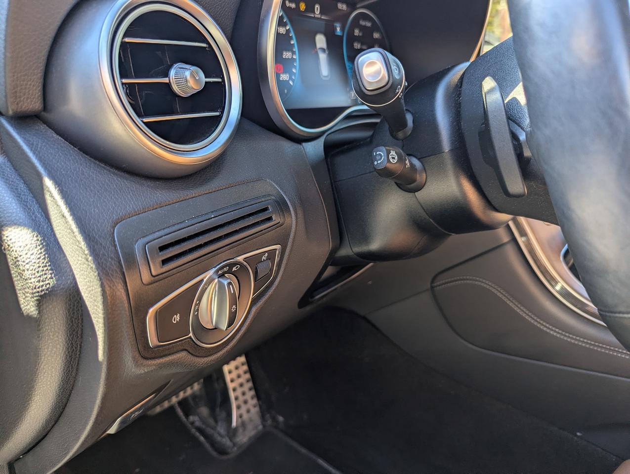 2021 Mercedes-Benz GLC-Class GLC 300 Photo