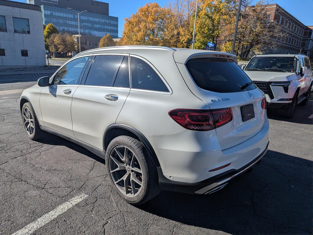 2021 Mercedes-Benz GLC-Class GLC 300 Photo