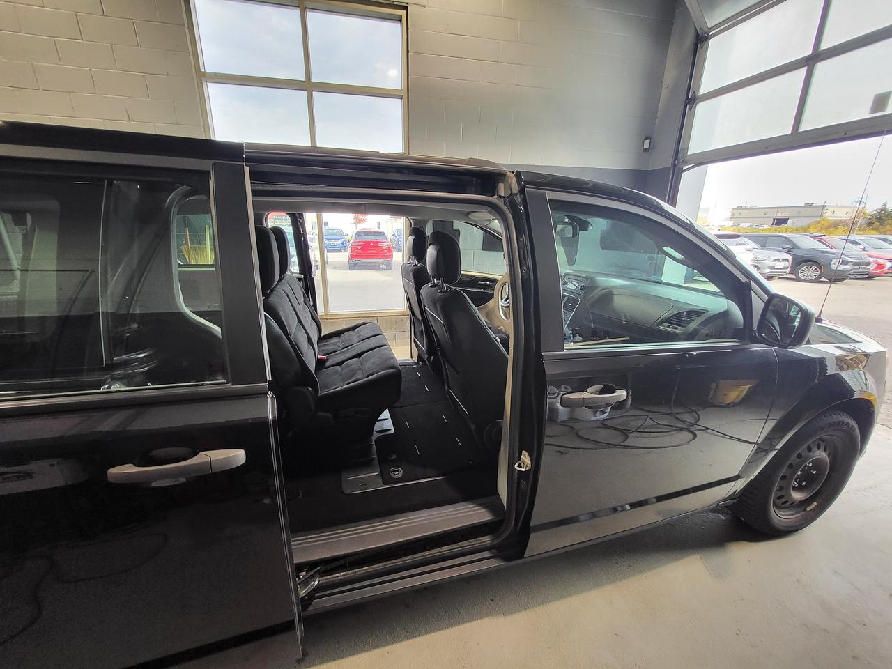 2020 Dodge Grand Caravan SE Photo