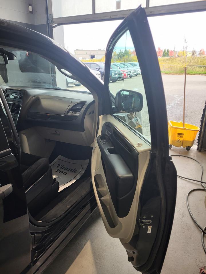 2020 Dodge Grand Caravan SE Photo