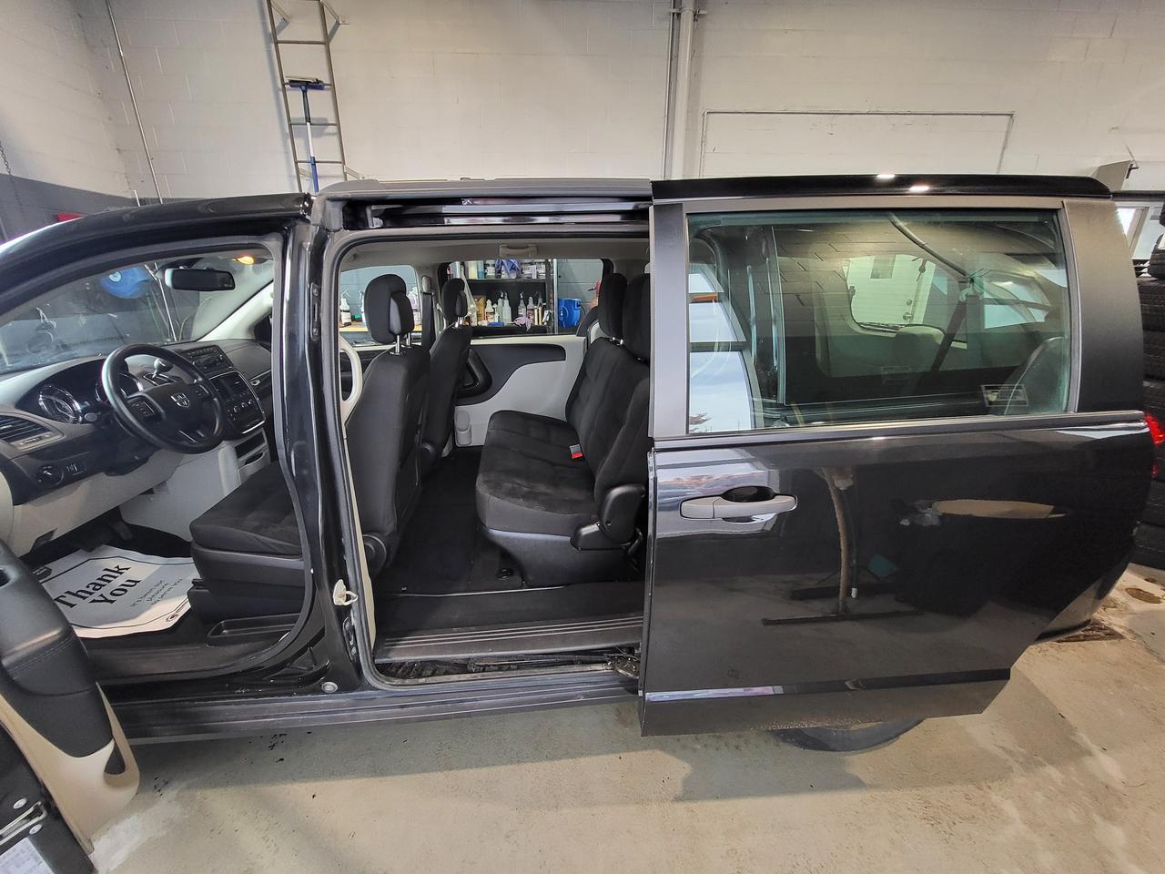 2020 Dodge Grand Caravan SE Photo