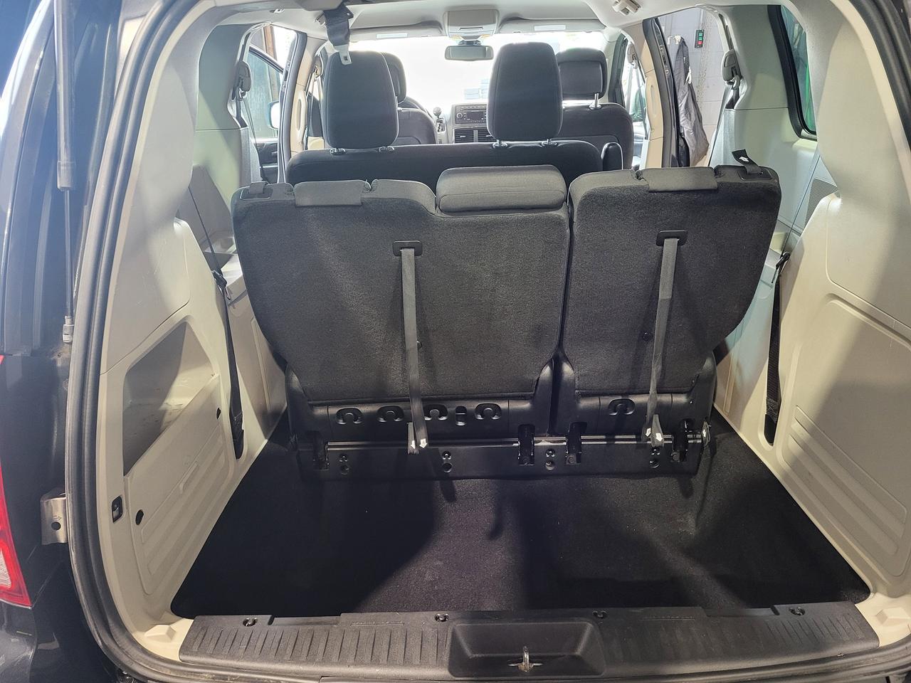 2020 Dodge Grand Caravan SE Photo