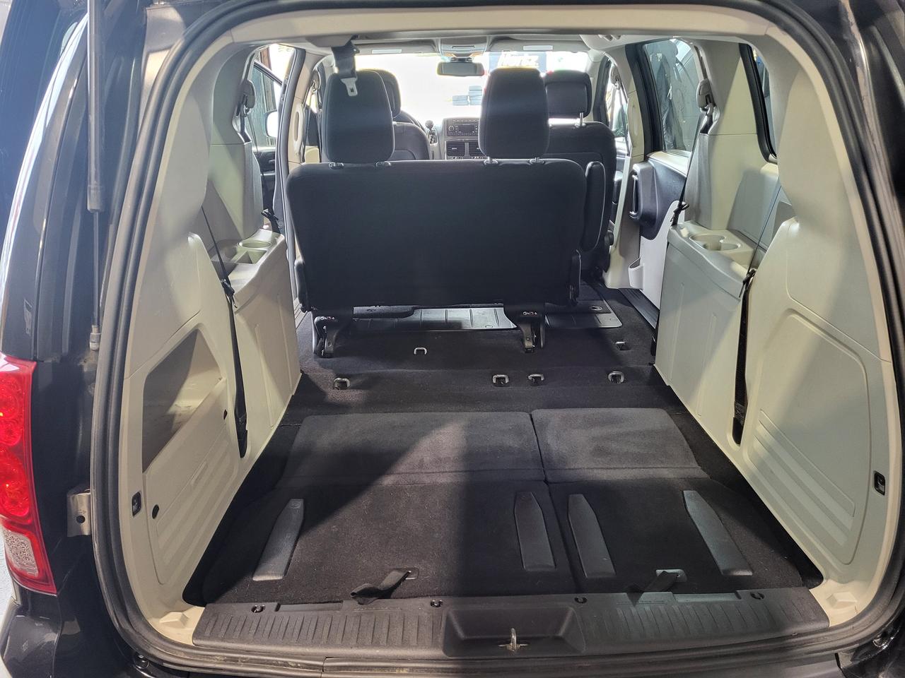 2020 Dodge Grand Caravan SE Photo