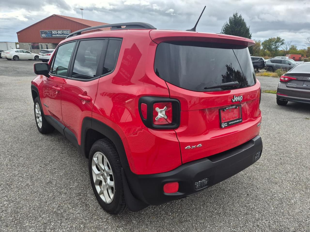 2017 Jeep Renegade 4WD 4dr Altitude Photo