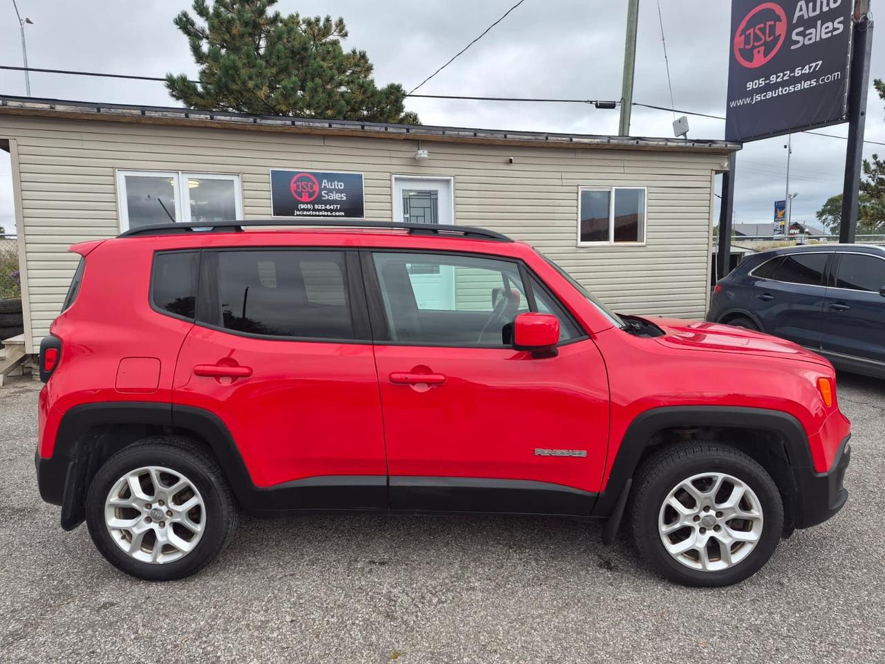 2017 Jeep Renegade 4WD 4dr Altitude Photo