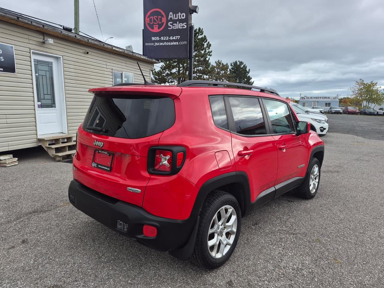 2017 Jeep Renegade 4WD 4dr Altitude Photo