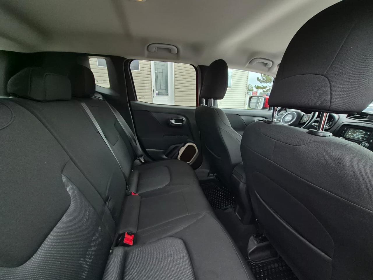 2017 Jeep Renegade 4WD 4dr Altitude Photo
