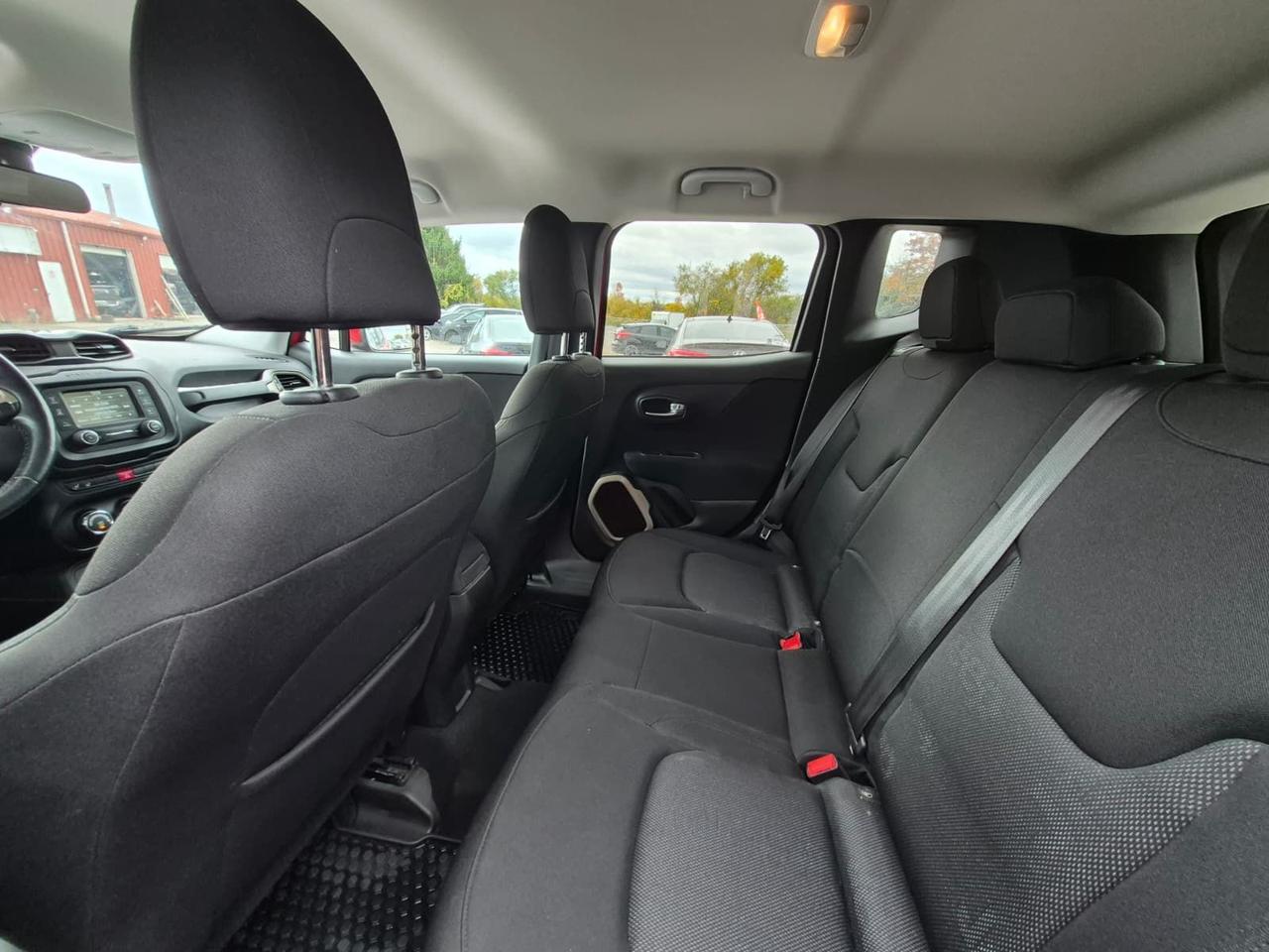 2017 Jeep Renegade 4WD 4dr Altitude Photo