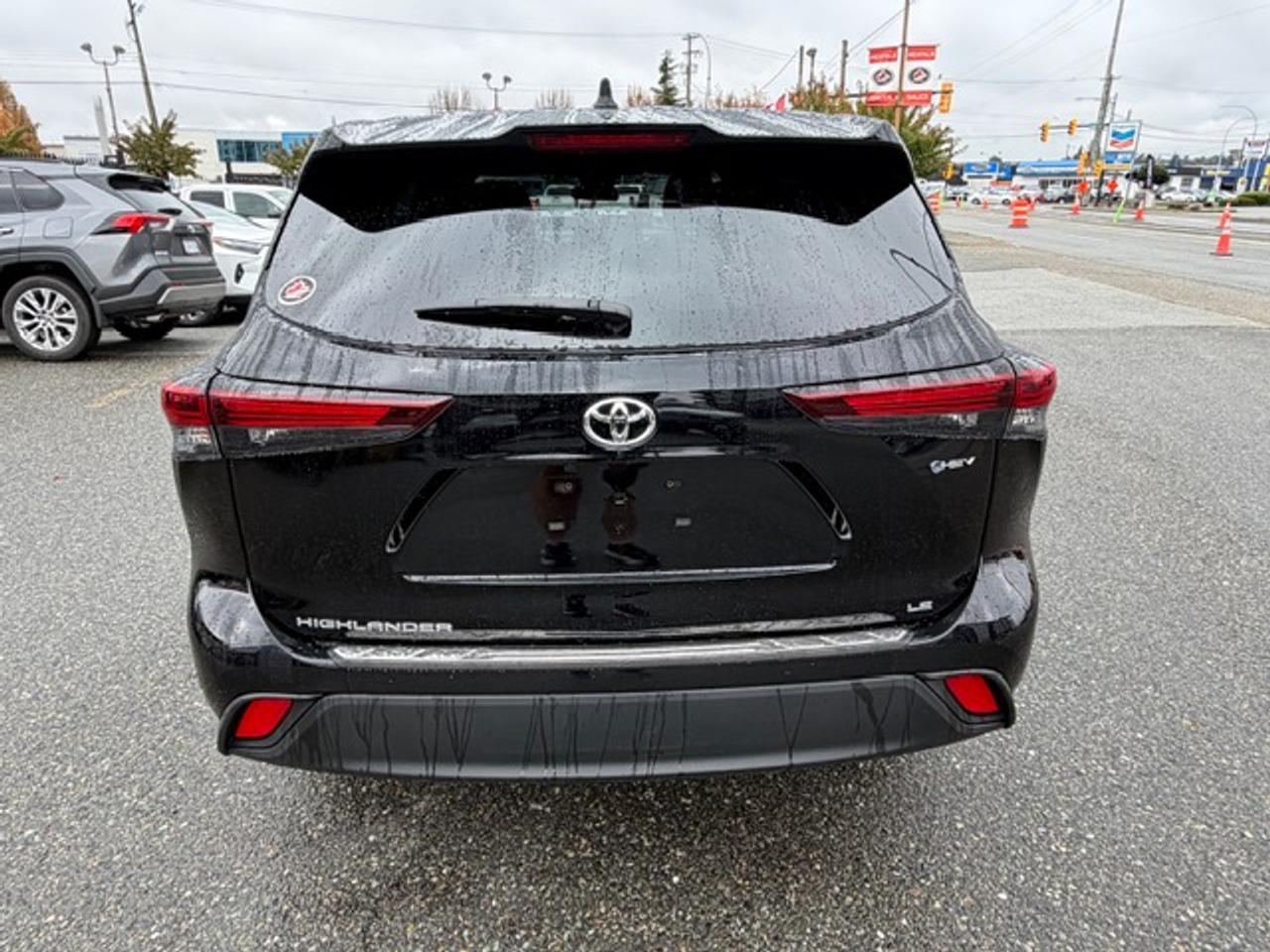 2025 Toyota Highlander HYBRID LE Photo