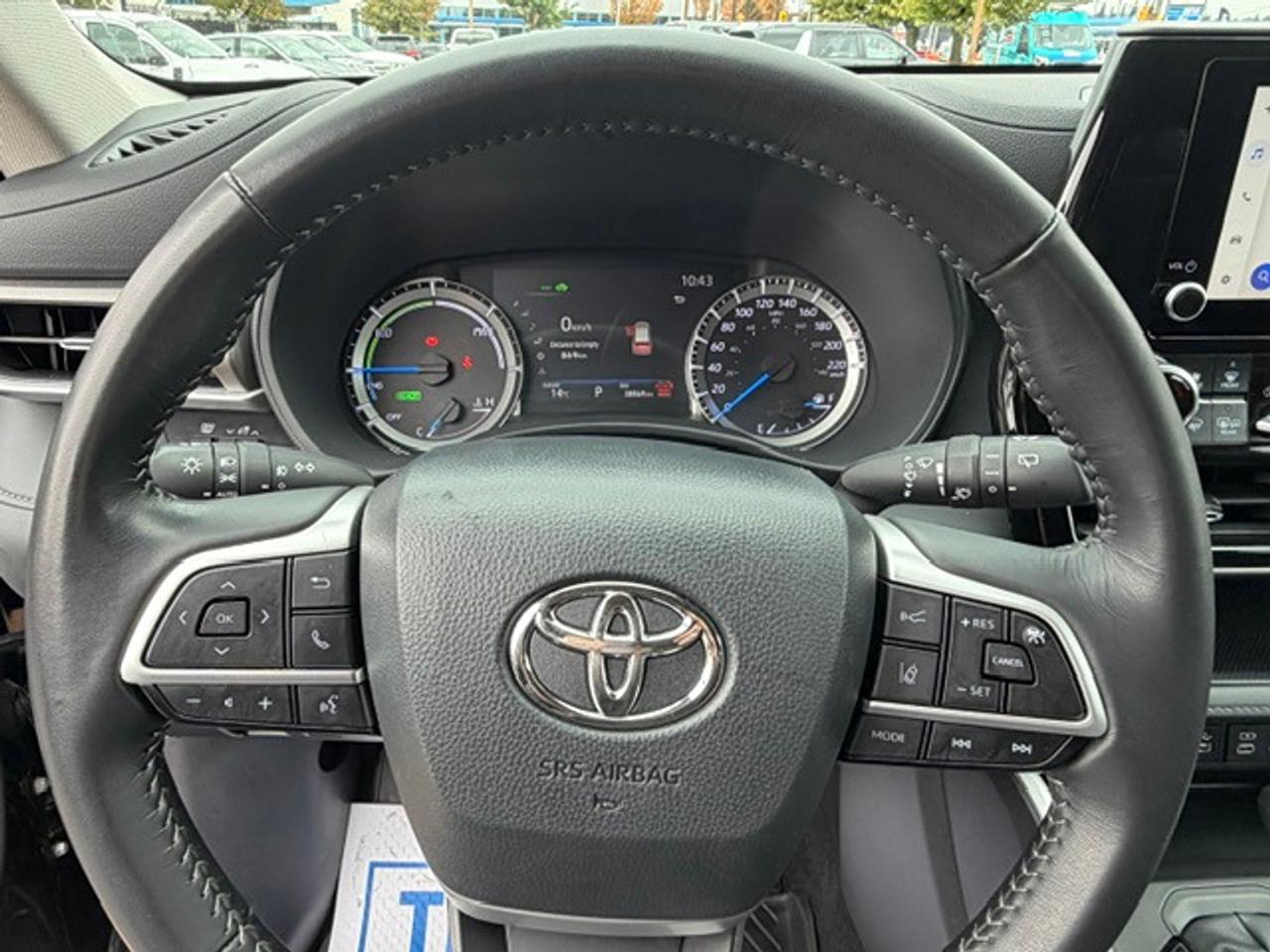 2025 Toyota Highlander HYBRID LE Photo