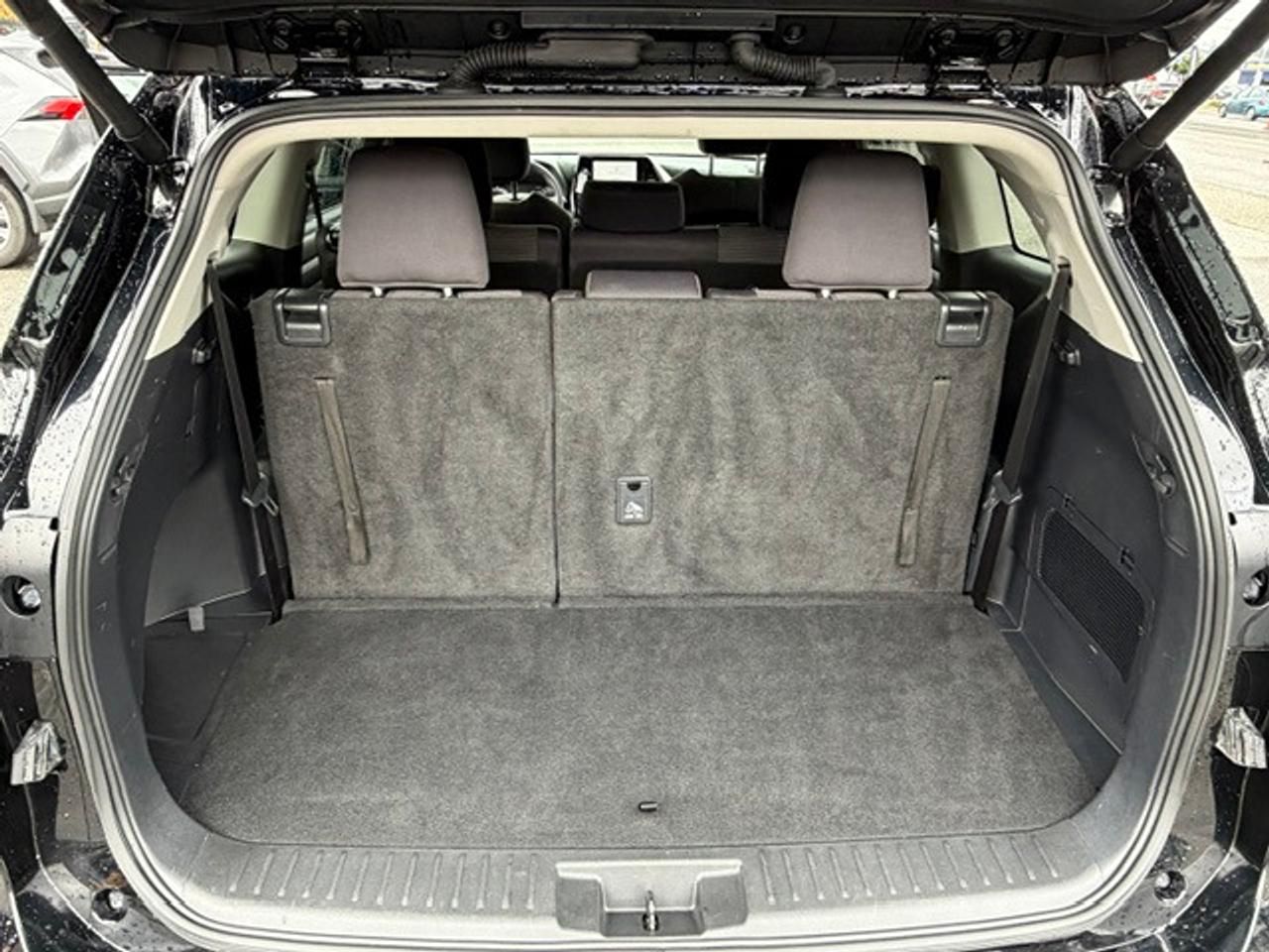 2025 Toyota Highlander HYBRID LE Photo