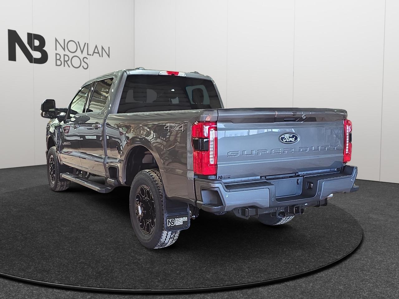 2027 Ford F-350 Super Duty SRW Lariat Photo2