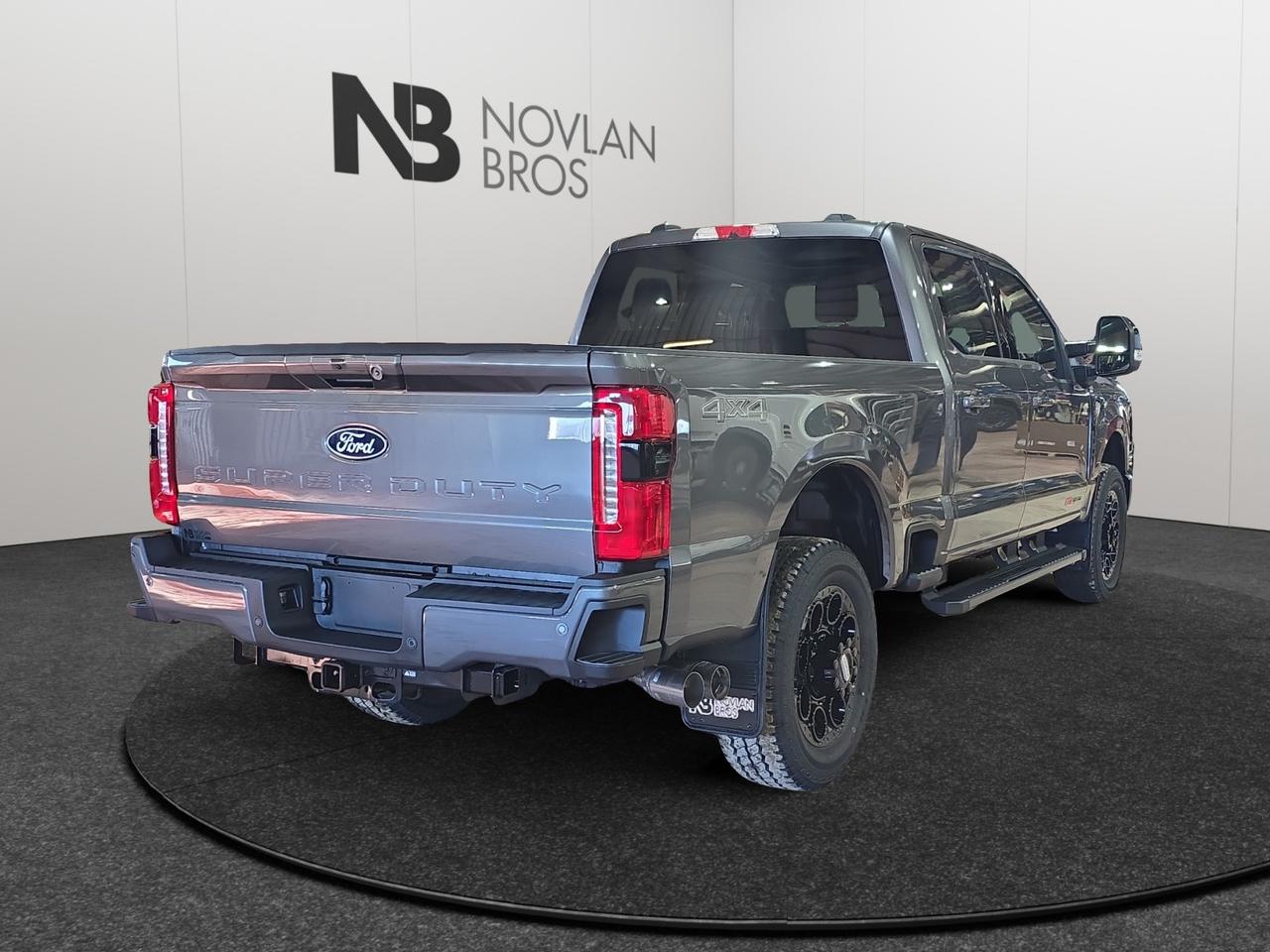 2027 Ford F-350 Super Duty SRW Lariat Photo4