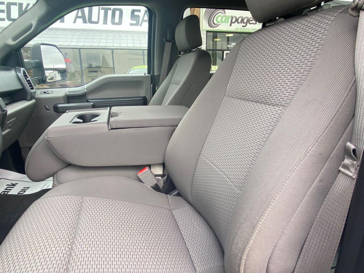 2020 Ford F-150 XLT CREW CAB WITH XTR PACKAGE!! Photo