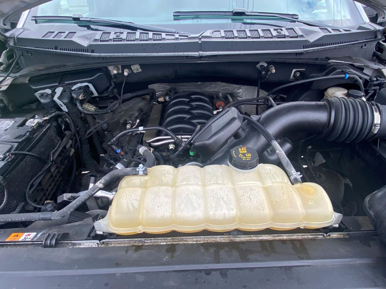2020 Ford F-150 XLT CREW CAB WITH XTR PACKAGE!! Photo